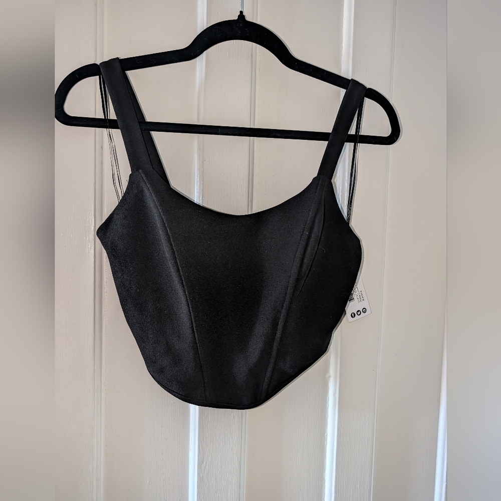 NWT Boohoo Black Square-Neck Crop Top